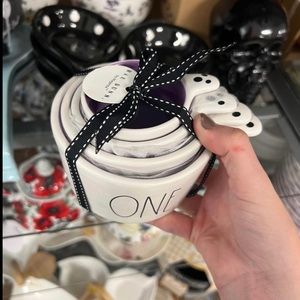 Rae Dunn Halloween ghost measuring cups